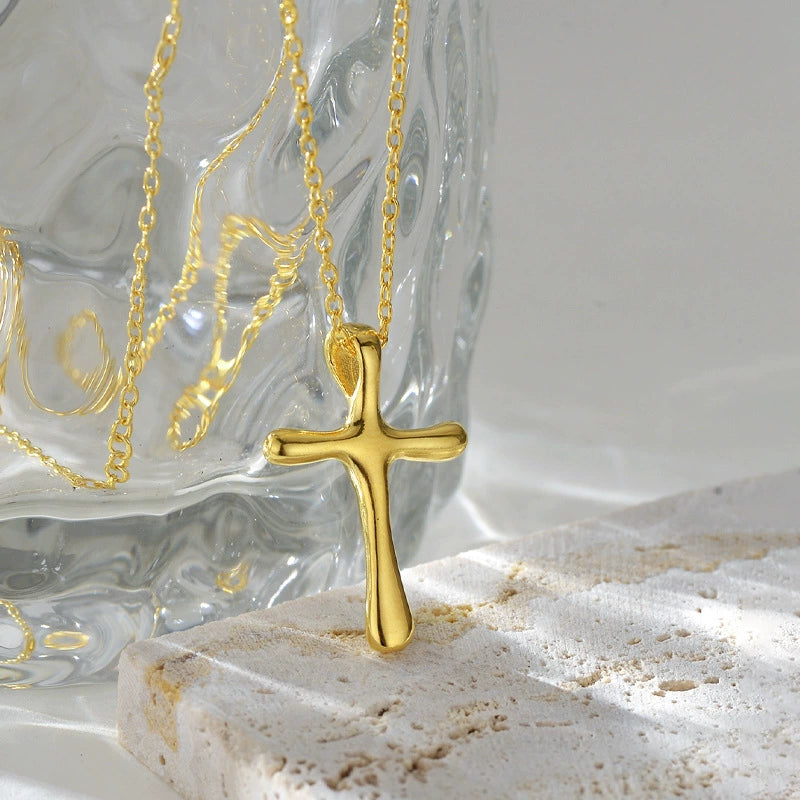 colar cruz dourada minimalista