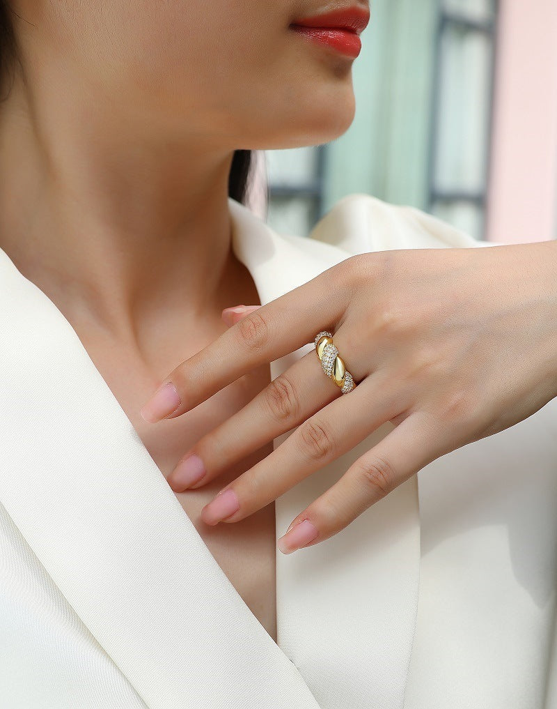 anel twist elegance cravejado