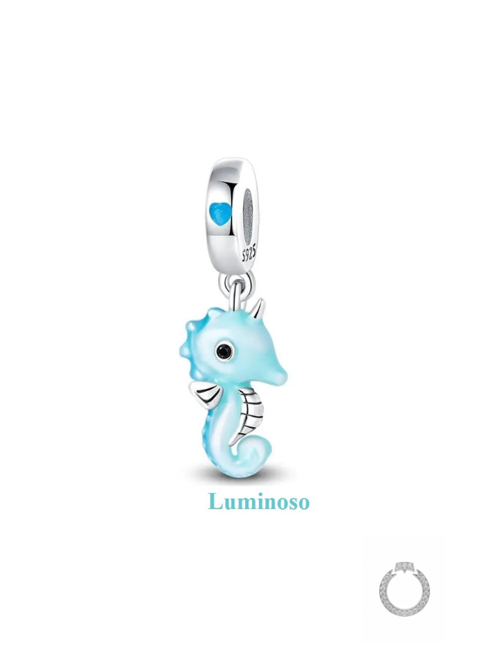 berloque pendente cavalo marinho - coleção luminoso