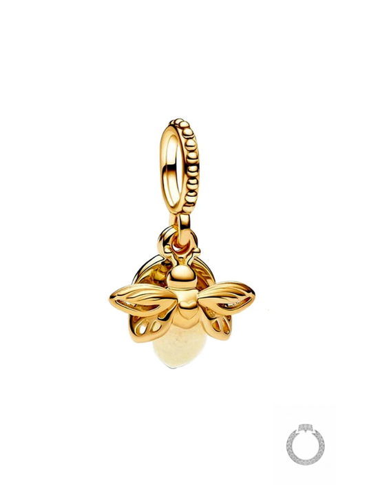 Berloque Charm Pendente Vagalume Dourado Luminoso (Brilha No Escuro)