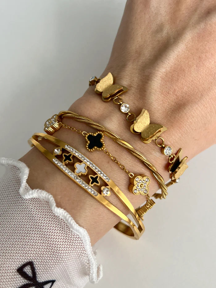 pulseira borboletas em voo