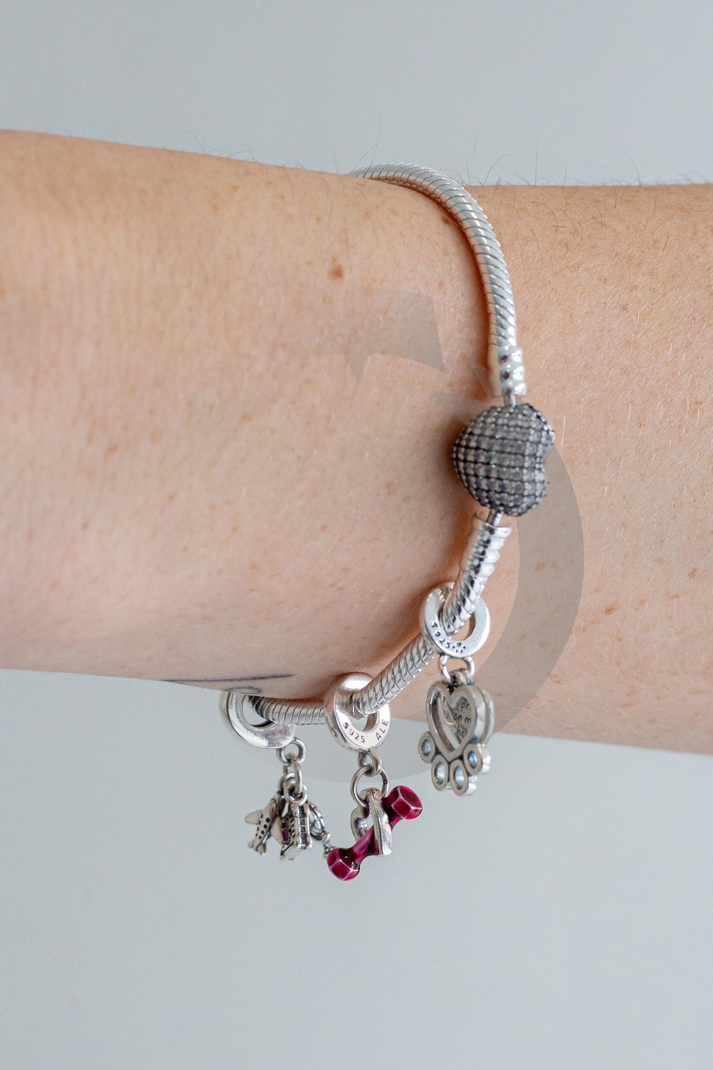 berloque charm pendente avião globo e mala