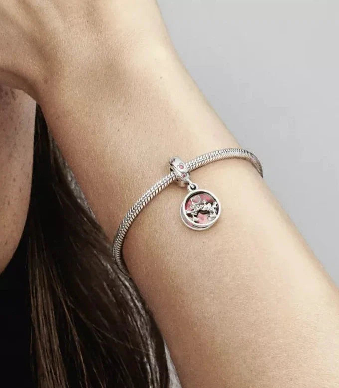 berloque charm mickey e minnie mouse beijos