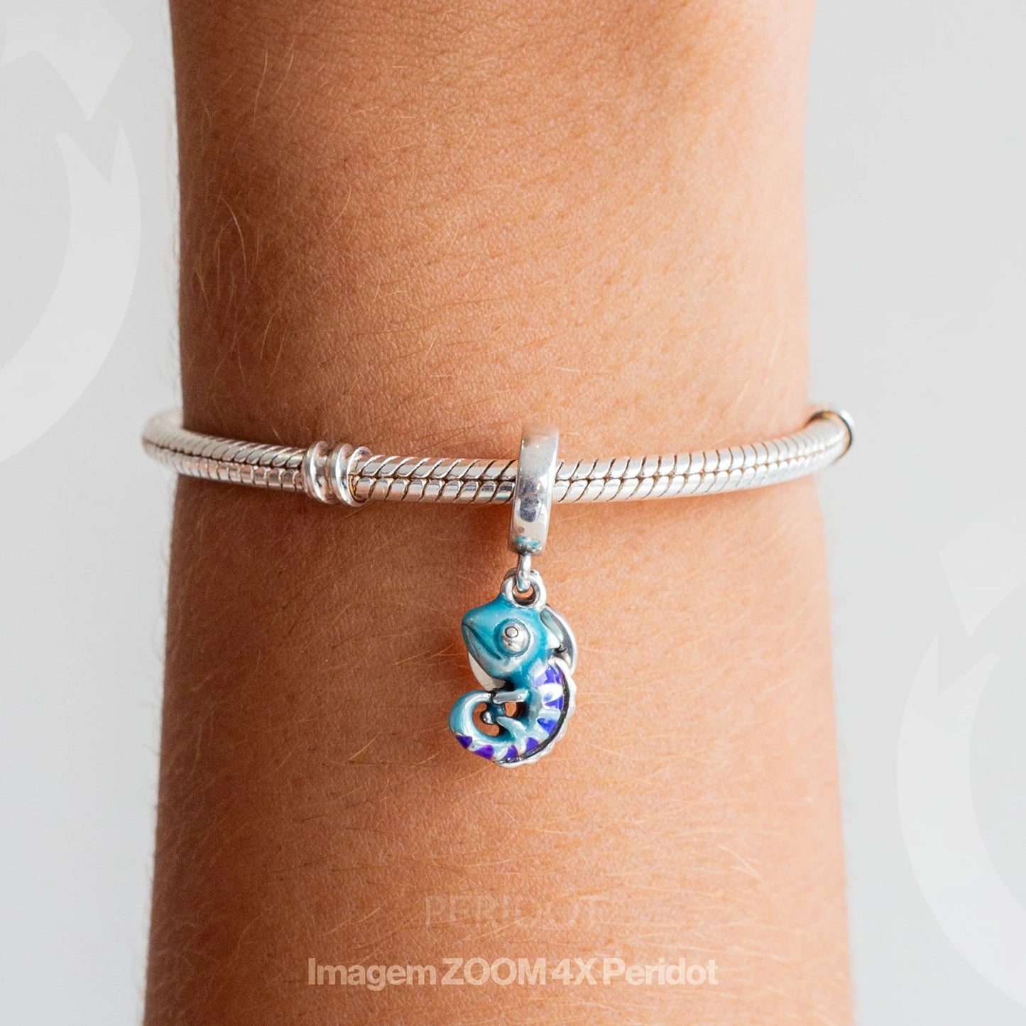 berloque charm camaleão muda de cor