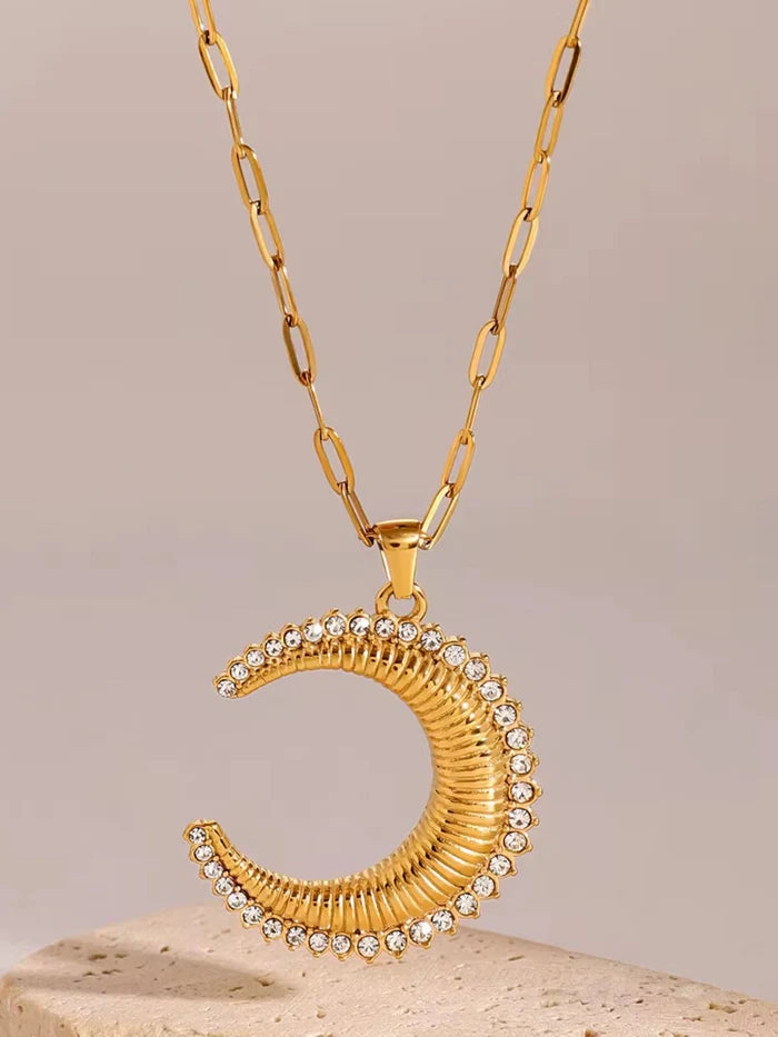 colar lua crescente cravejada