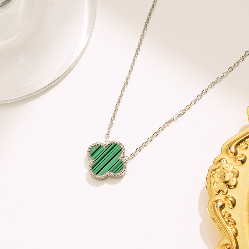 colar solitário trevo luxo