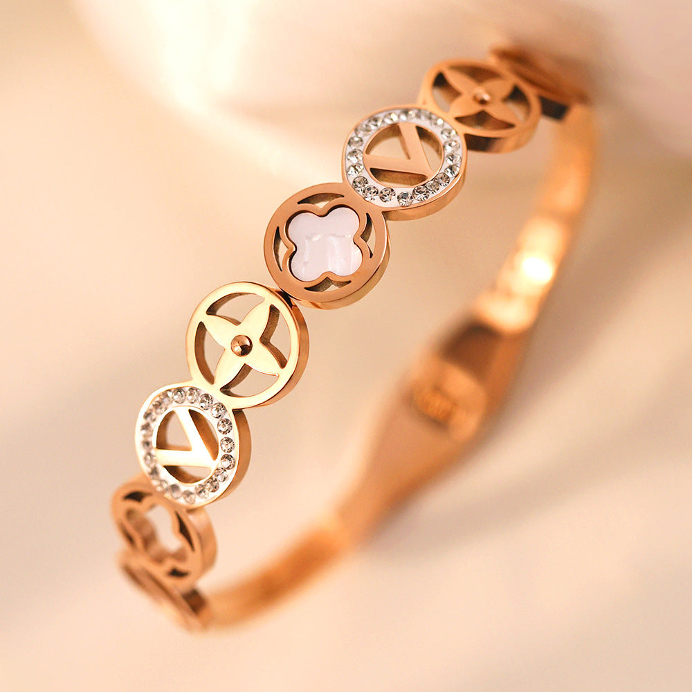 bracelete trevo de assinatura