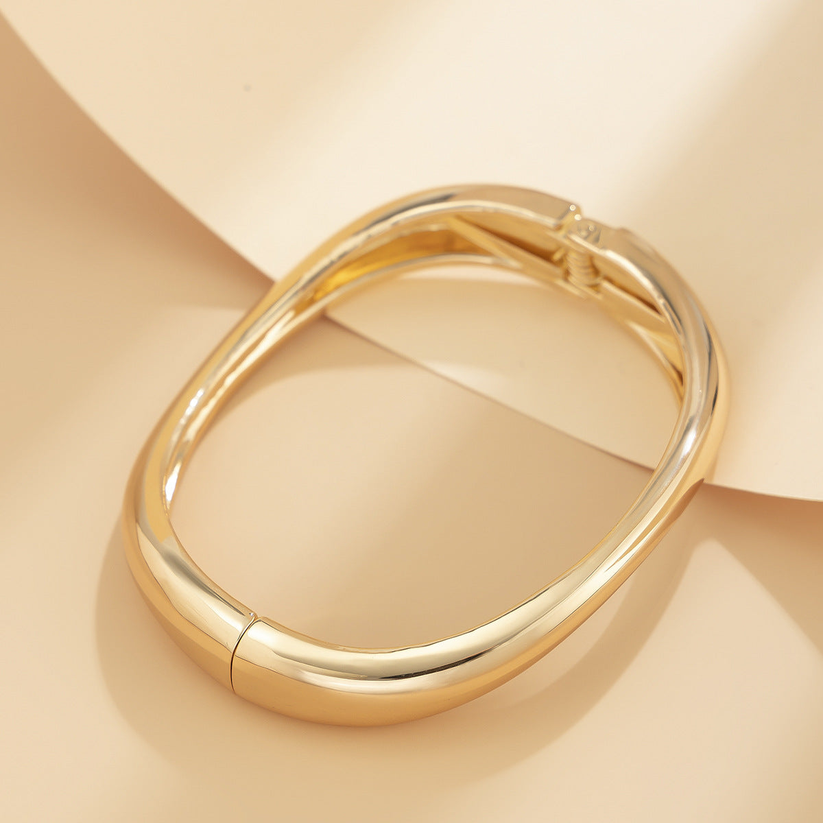 pulseira rígida twist orgânica