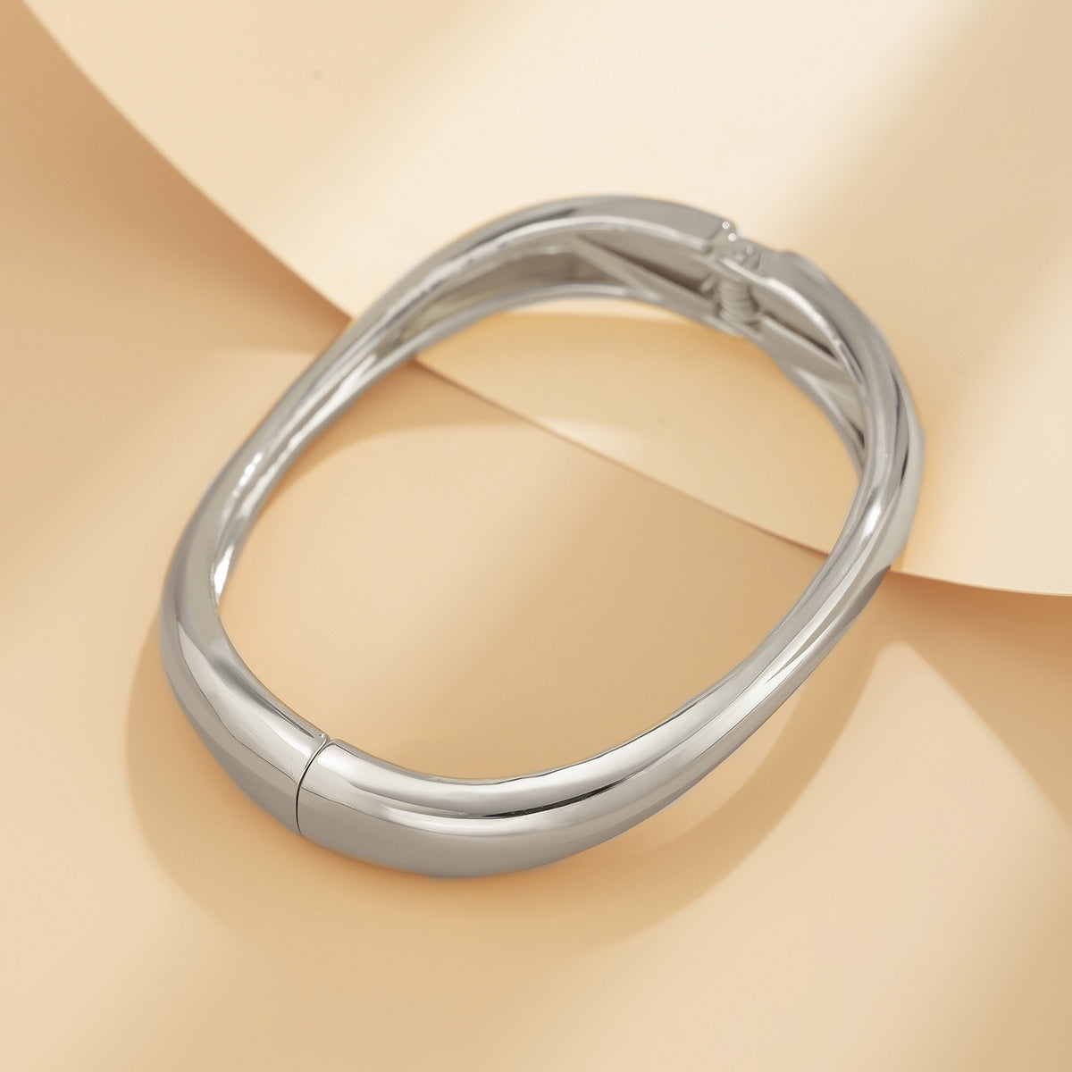 pulseira rígida twist orgânica